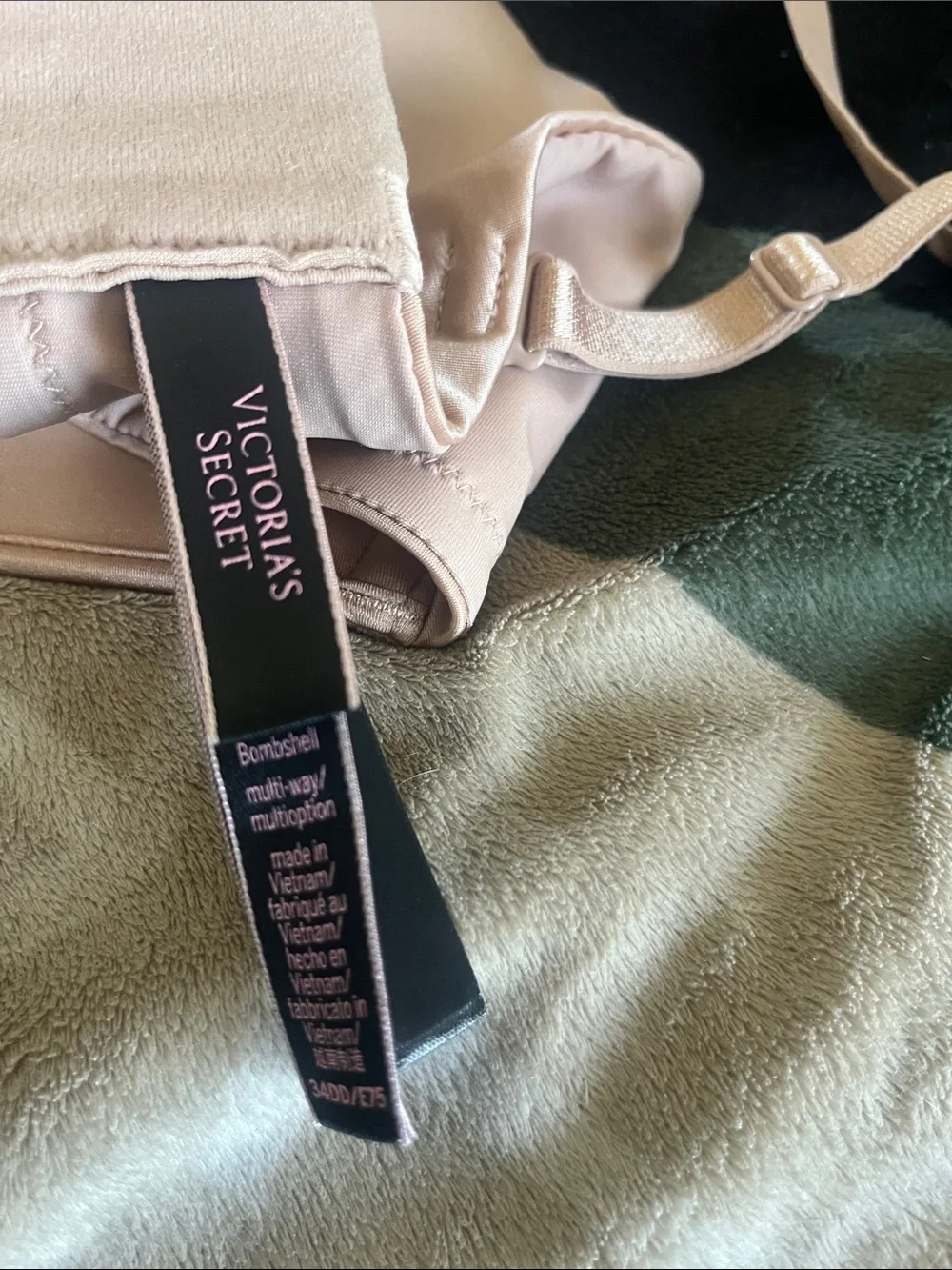 Victoria secret bombshellSmooth Nude Convertible Strap Bra - Picture 2 of 3